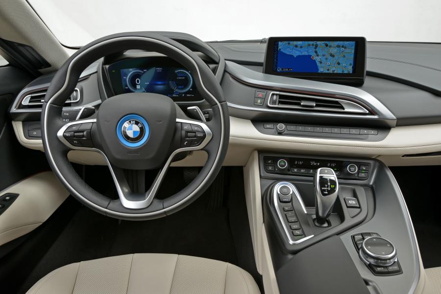  BMW i8 2014 года  (фото 103 из 180)